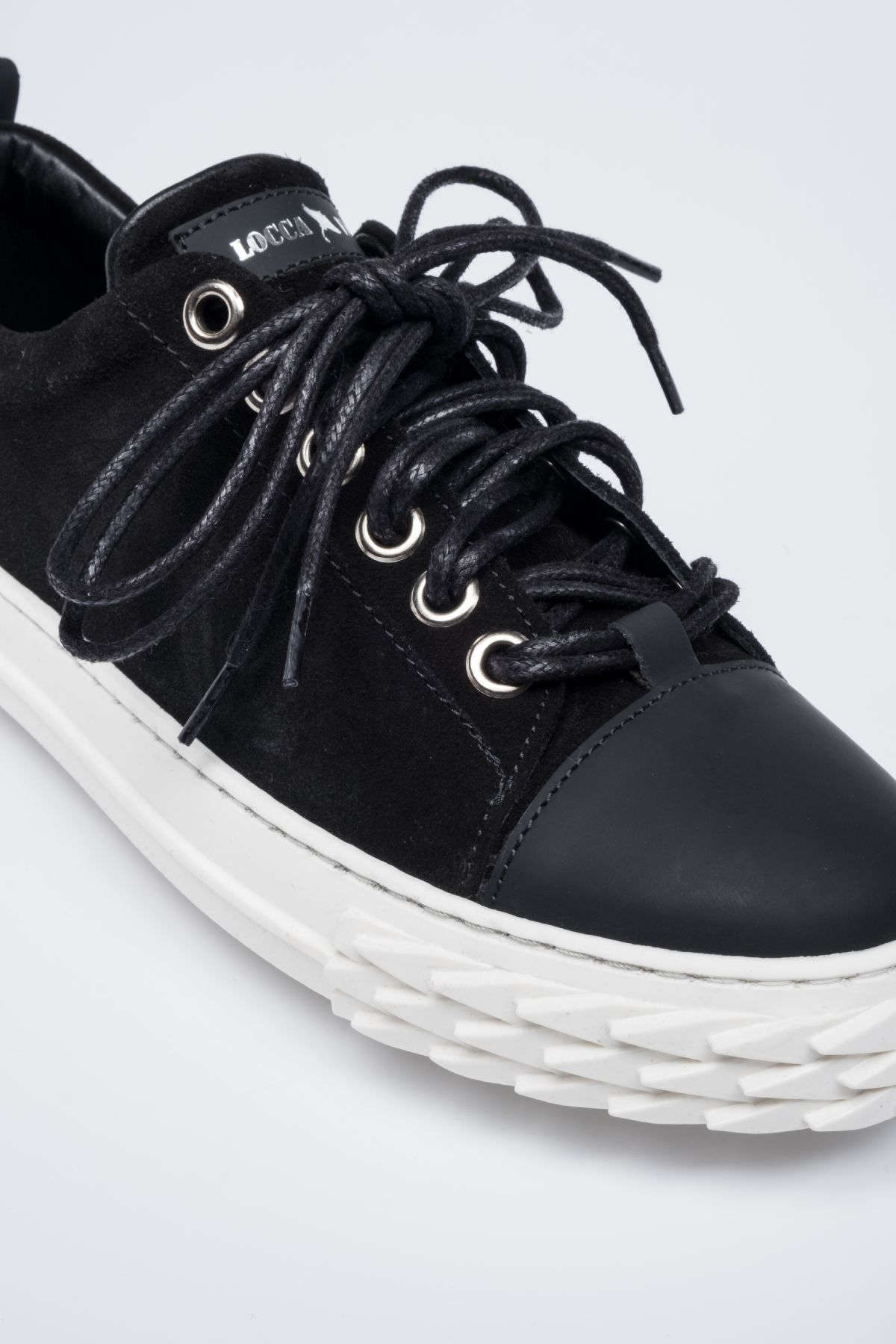 Pastinaca Black Suede